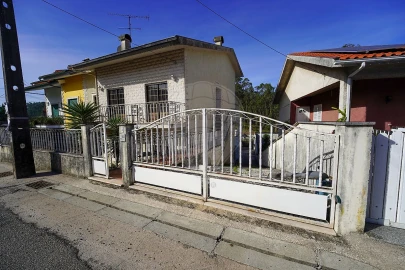 Moradia T6 para Venda em Trouxemil e Torre de Vilela