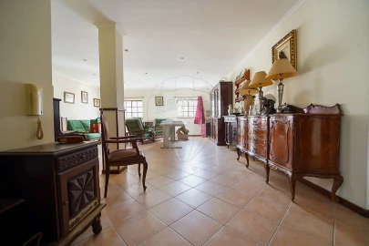 Moradia T6 para Venda em Trouxemil e Torre de Vilela