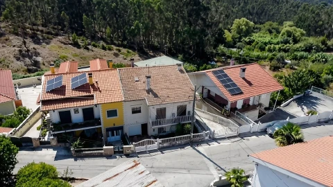 Moradia T6 para Venda em Trouxemil e Torre de Vilela