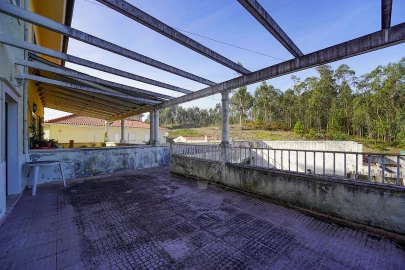 Moradia T6 para Venda em Trouxemil e Torre de Vilela