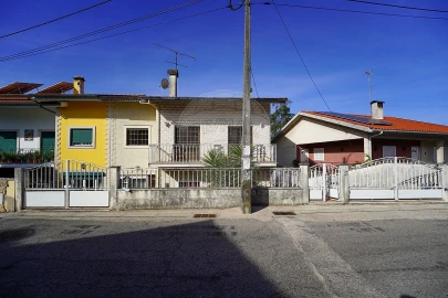 Moradia T6 para Venda em Trouxemil e Torre de Vilela