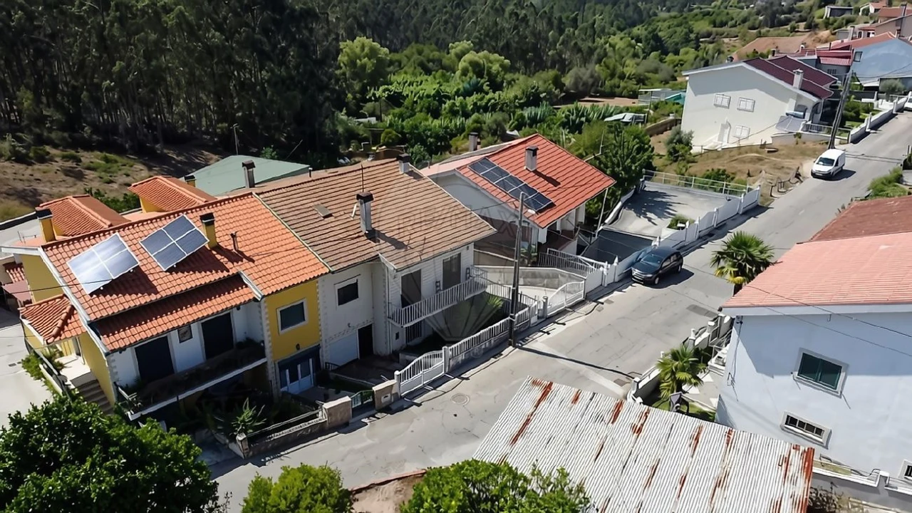 Moradia T6 para Venda em Trouxemil e Torre de Vilela Foto 8