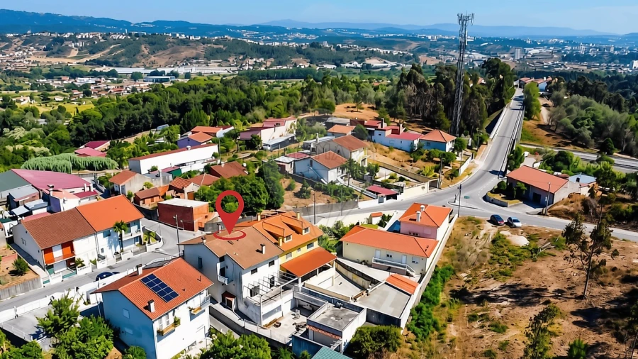 Moradia T6 para Venda em Trouxemil e Torre de Vilela Foto 10