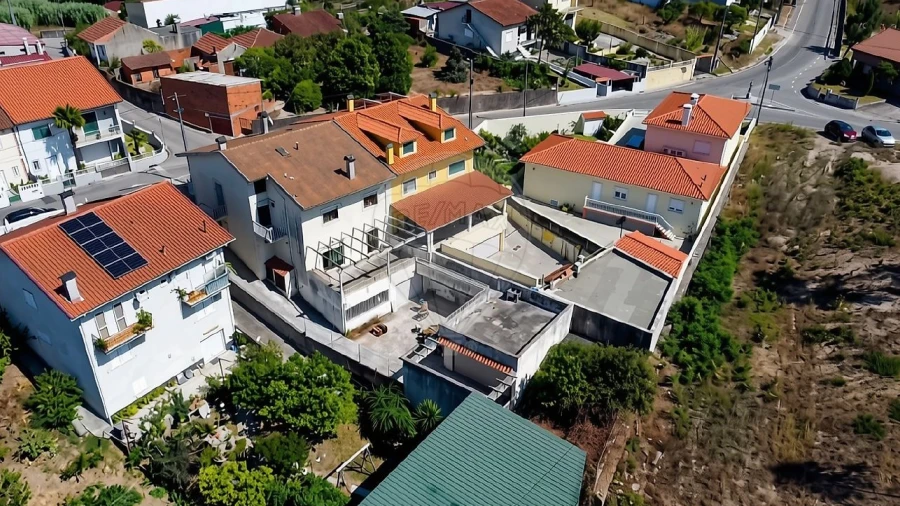 Moradia T6 para Venda em Trouxemil e Torre de Vilela