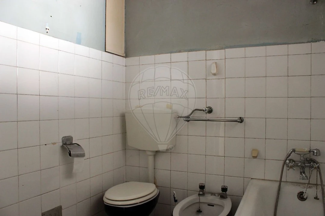 Apartamento T2 para Venda em Campo de Ourique Foto 12
