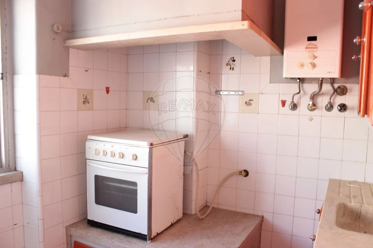 Apartamento T2 para Venda em Campo de Ourique Foto 5
