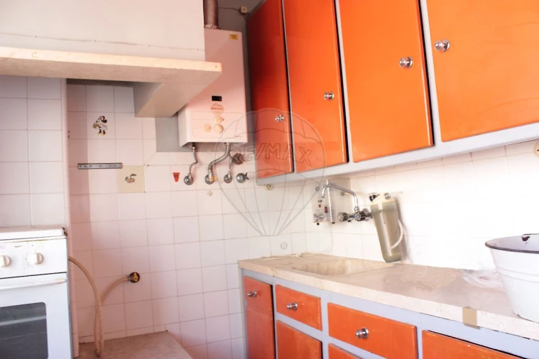 Apartamento T2 para Venda em Campo de Ourique Foto 3