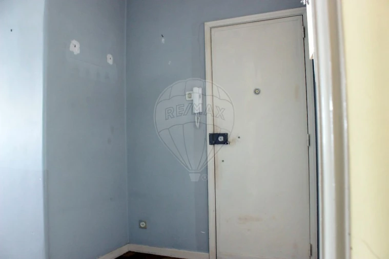 Apartamento T2 para Venda em Campo de Ourique Foto 13