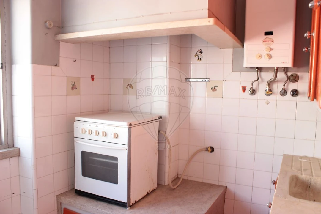 Apartamento T2 para Venda em Campo de Ourique Foto 5