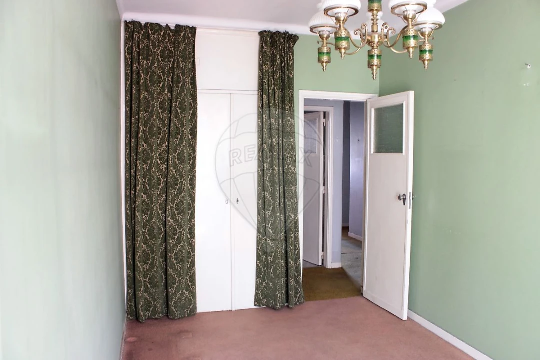 Apartamento T2 para Venda em Campo de Ourique Foto 17