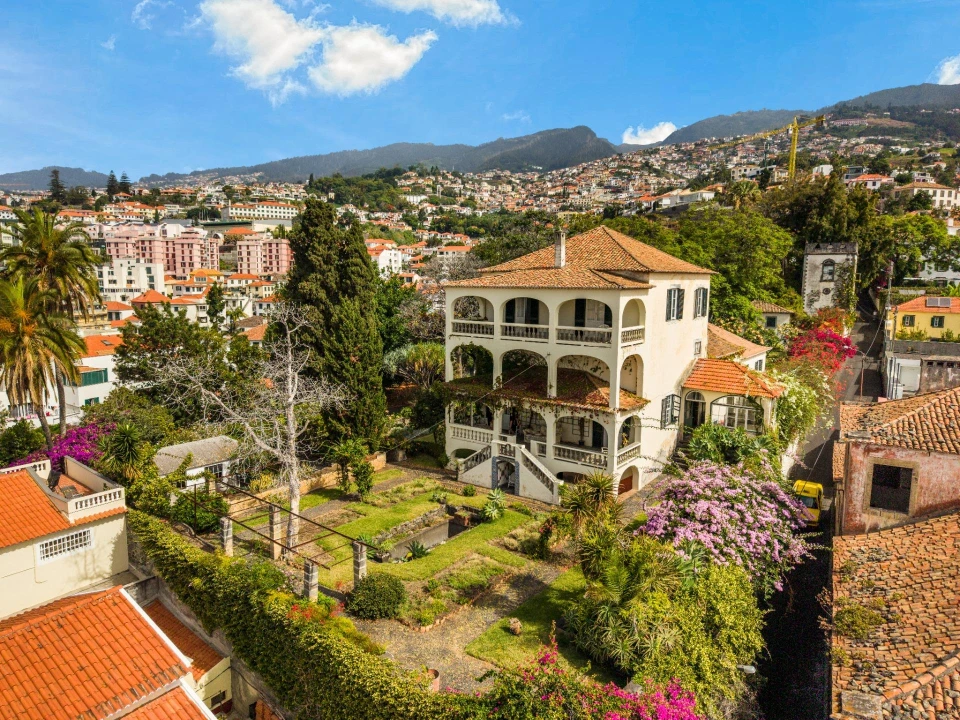 Moradia T6 para Venda em Funchal (Santa Luzia) Foto 1