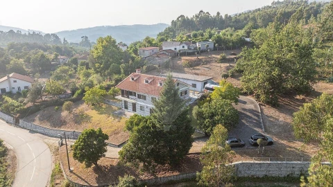 Moradia T3 para Venda em Calvos e Frades