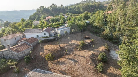 Moradia T3 para Venda em Calvos e Frades