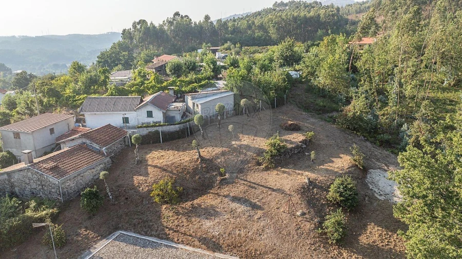 Moradia T3 para Venda em Calvos e Frades Foto 2