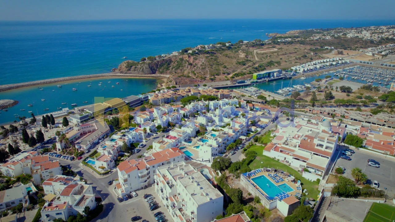 Moradia T3 para Venda em Albufeira e Olhos de Água Foto 1