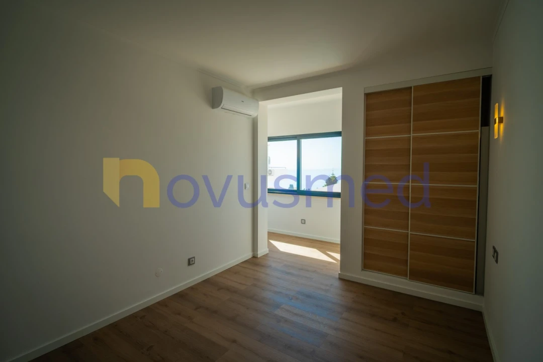 Moradia T3 para Venda em Albufeira e Olhos de Água Foto 40