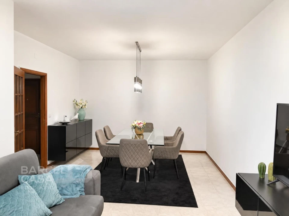 Apartamento T2 para Venda em Arcozelo Foto 2