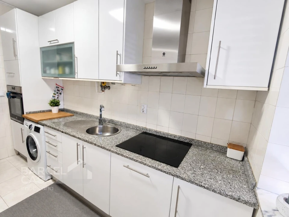 Apartamento T2 para Venda em Arcozelo Foto 8