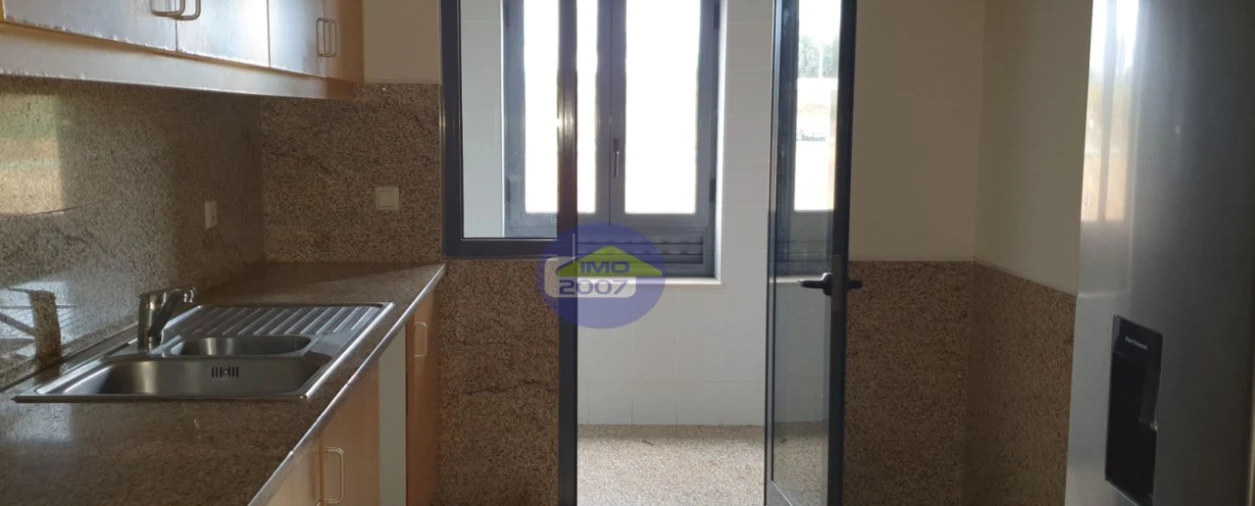 Apartamento T3 para Venda em Oliveira do Douro Foto 2