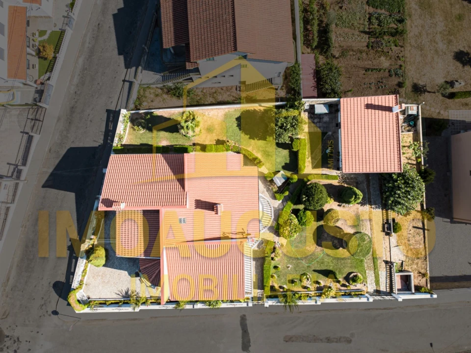 Moradia T5 para Venda em Sabugal e Aldeia de Santo António Foto 3
