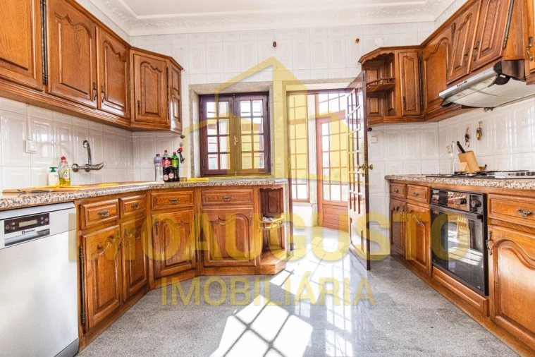 Moradia T5 para Venda em Sabugal e Aldeia de Santo António Foto 4