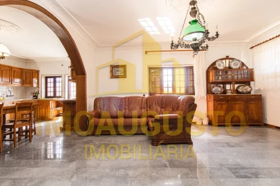 Moradia T5 para Venda em Sabugal e Aldeia de Santo António