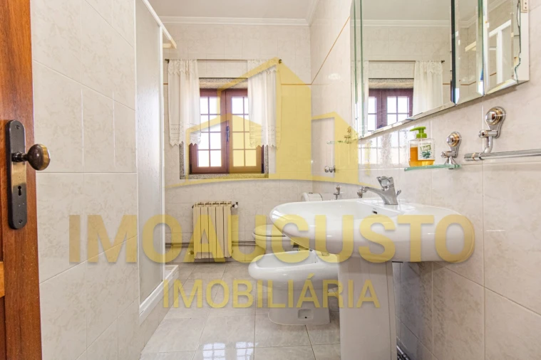 Moradia T5 para Venda em Sabugal e Aldeia de Santo António Foto 36