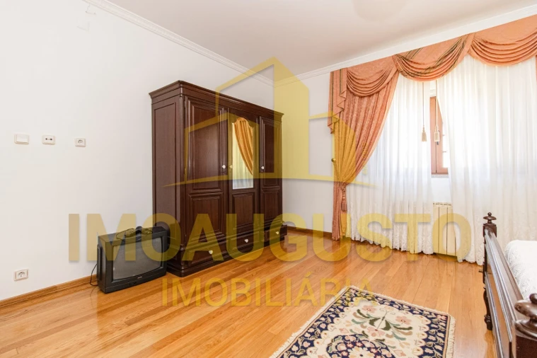 Moradia T5 para Venda em Sabugal e Aldeia de Santo António Foto 39