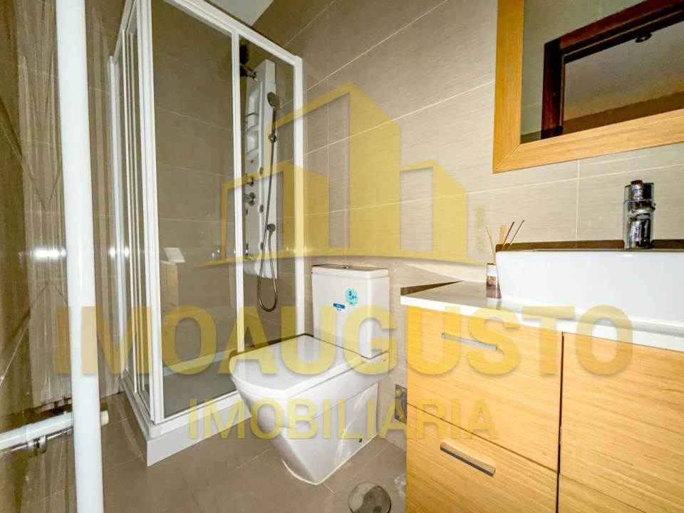 Apartamento T2 para Arrendamento em Guarda Foto 11