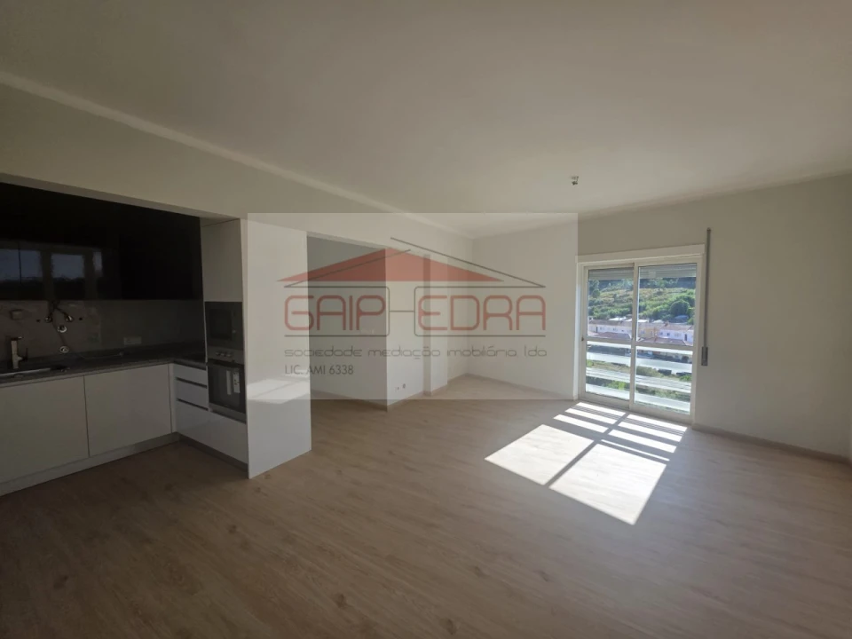 Apartamento T1 para Venda em Alcobaça e Vestiaria Foto 3