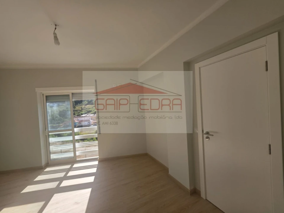Apartamento T1 para Venda em Alcobaça e Vestiaria Foto 14
