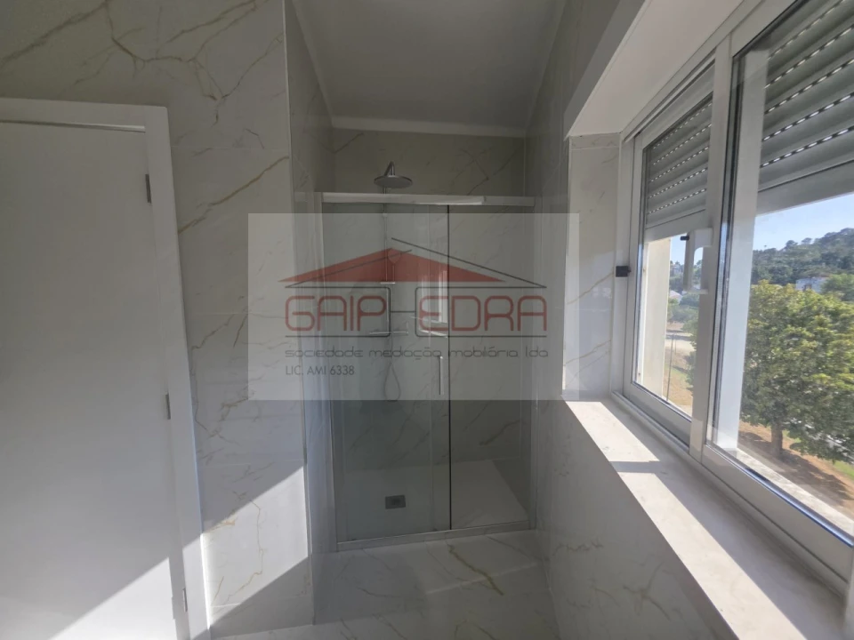 Apartamento T1 para Venda em Alcobaça e Vestiaria Foto 16