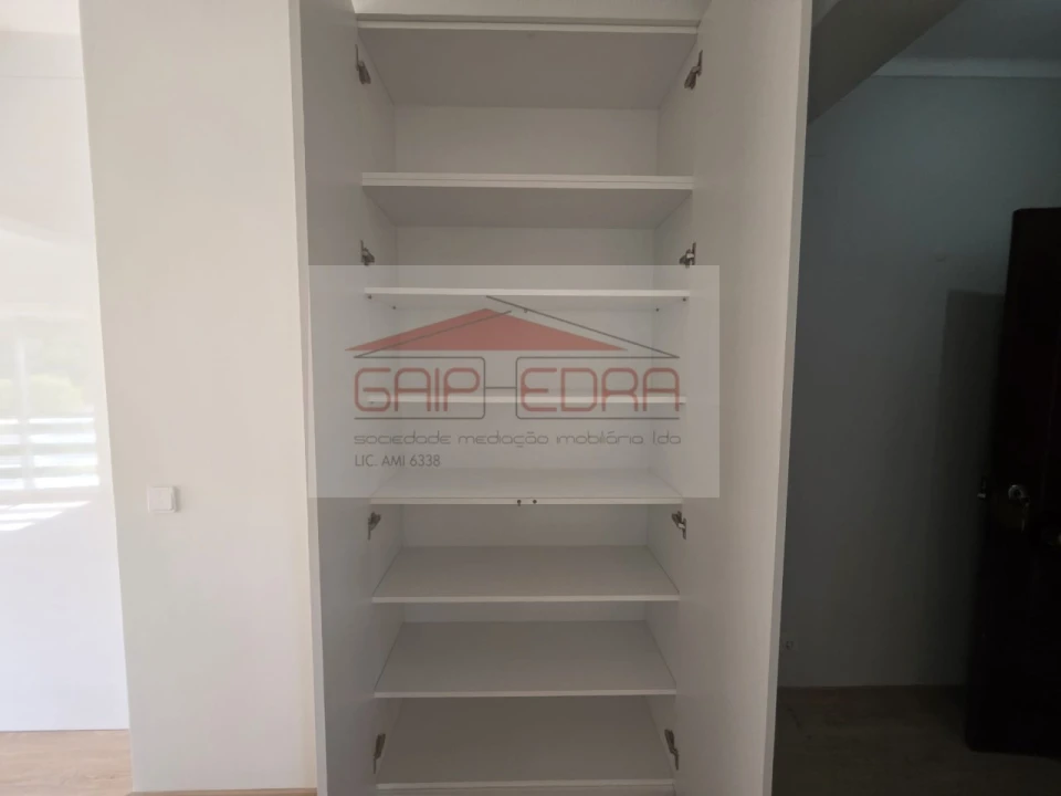 Apartamento T1 para Venda em Alcobaça e Vestiaria Foto 20