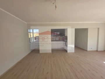 Apartamento T1 para Venda em Alcobaça e Vestiaria
