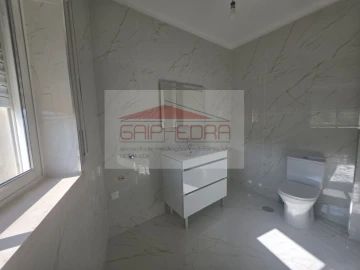 Apartamento T1 para Venda em Alcobaça e Vestiaria