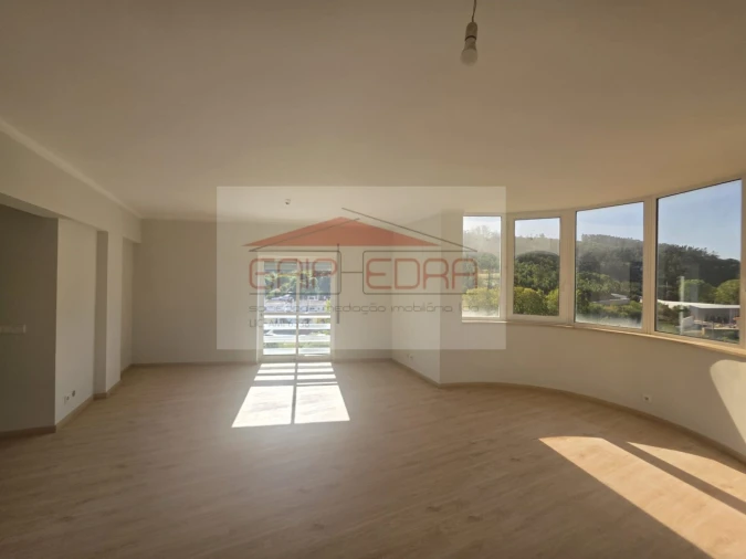Apartamento T1 para Venda em Alcobaça e Vestiaria Foto 9