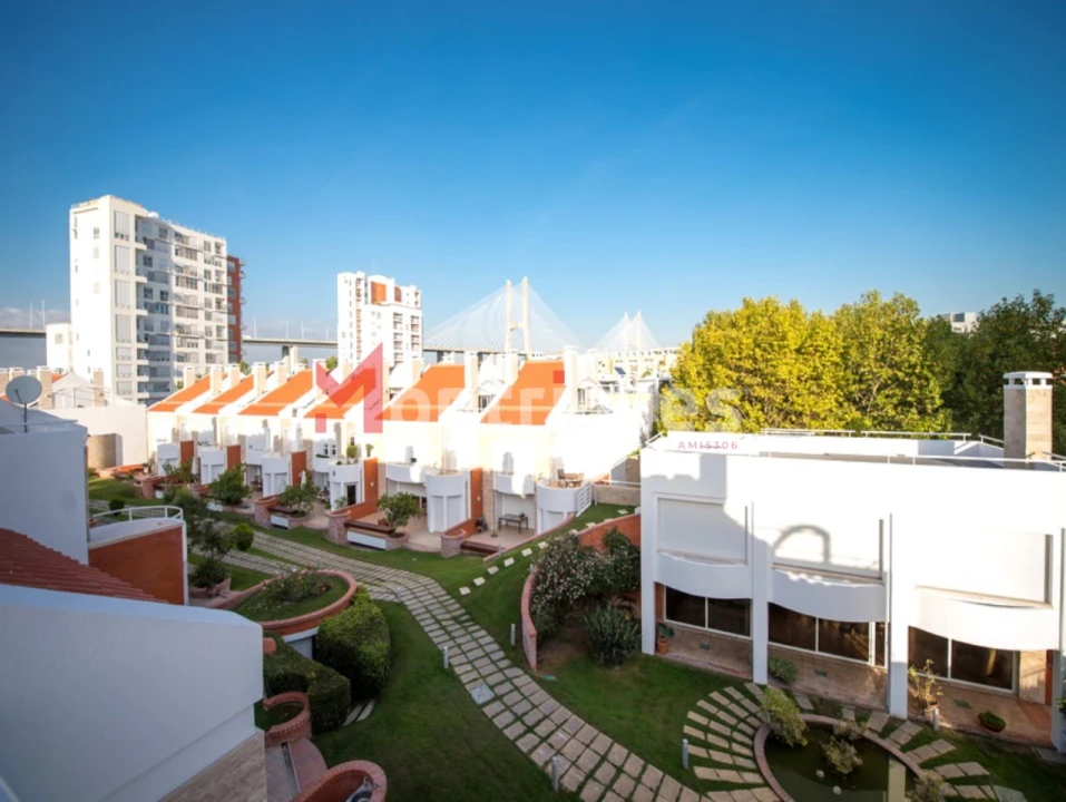 Moradia T4 para Venda em Parque das Nações Foto 4