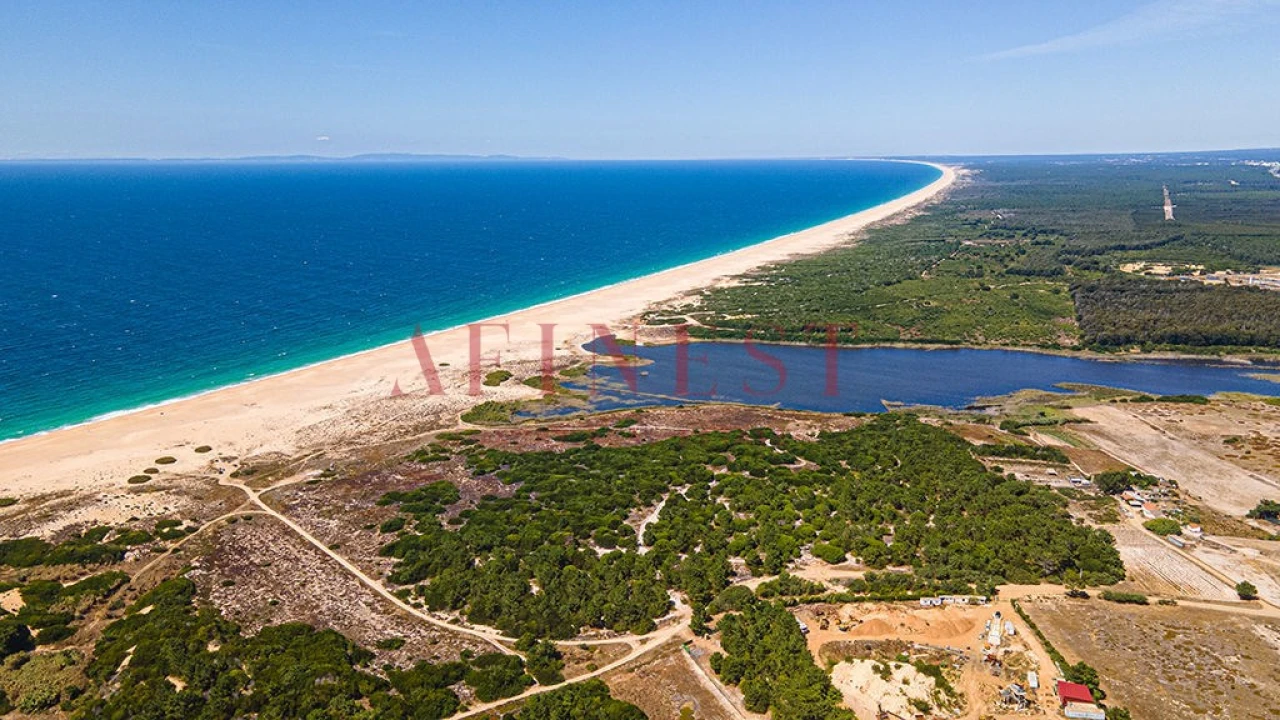 Terreno para Venda em Sines Foto 2