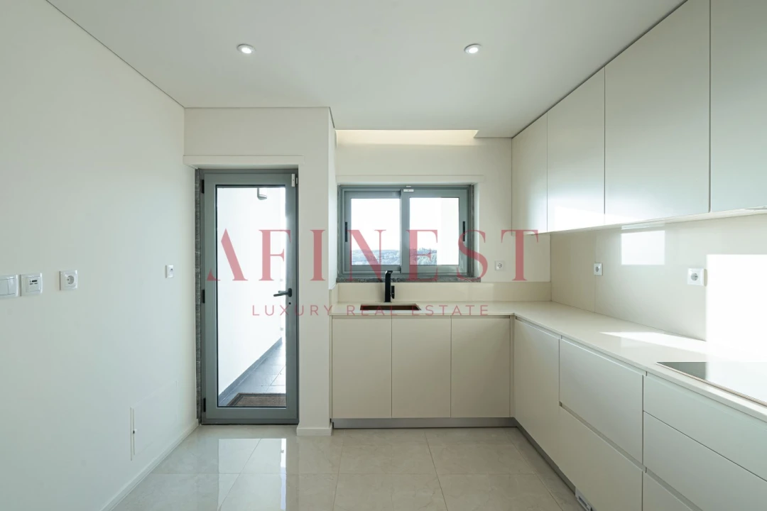 Moradia T4 para Arrendamento em Alcabideche Foto 30