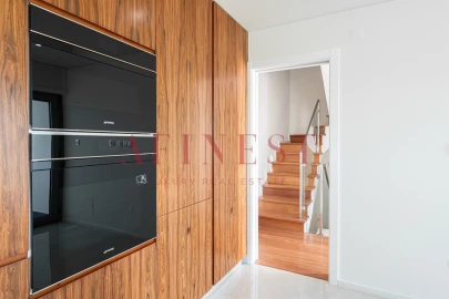 Moradia T4 para Arrendamento em Alcabideche