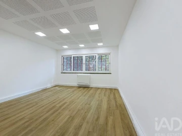 Loja para Arrendamento em Beato