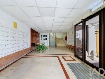 Loja para Arrendamento em Beato