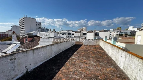 Moradia T12 para Venda em Faro (Sé e São Pedro)