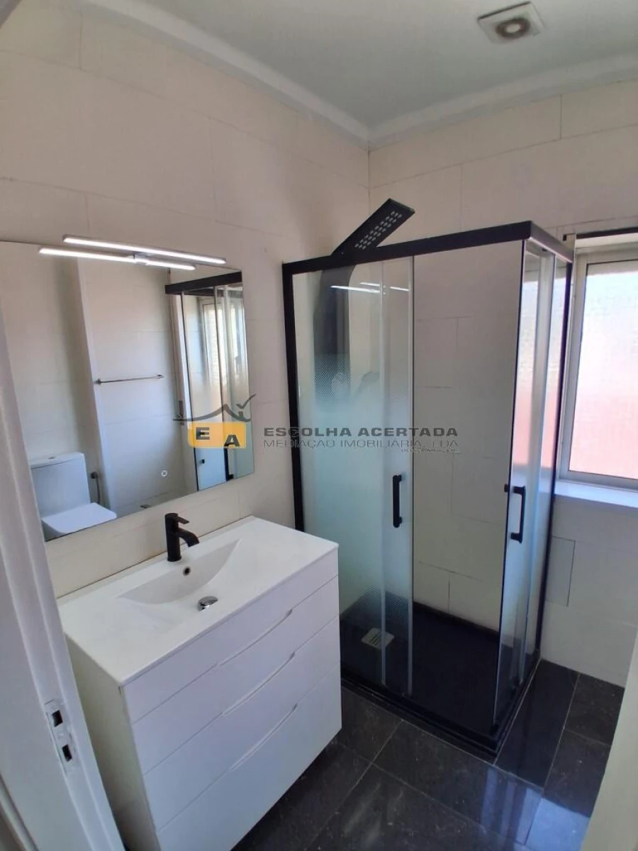 Apartamento T3 para Venda em Fânzeres e São Pedro da Cova Foto 23