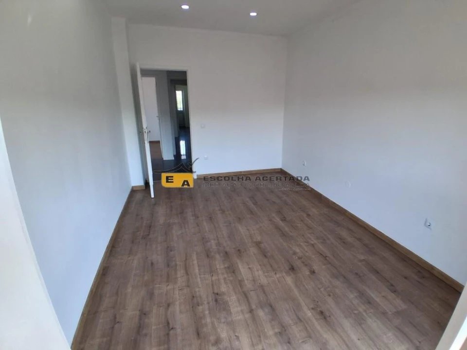 Apartamento T3 para Venda em Fânzeres e São Pedro da Cova Foto 15
