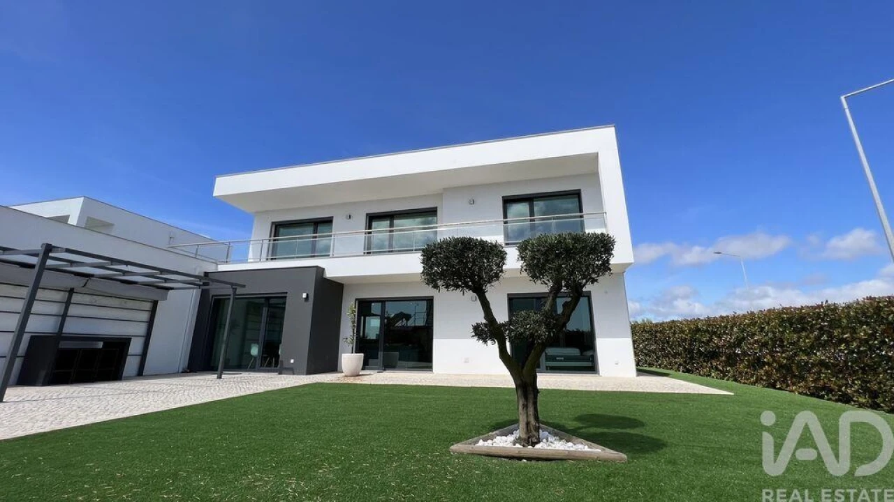 Moradia T4 para Venda em Carvalhal Foto 1