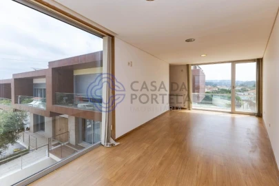 Moradia T3 para Venda em Gulpilhares e Valadares