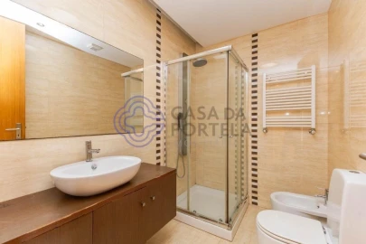 Moradia T3 para Venda em Gulpilhares e Valadares