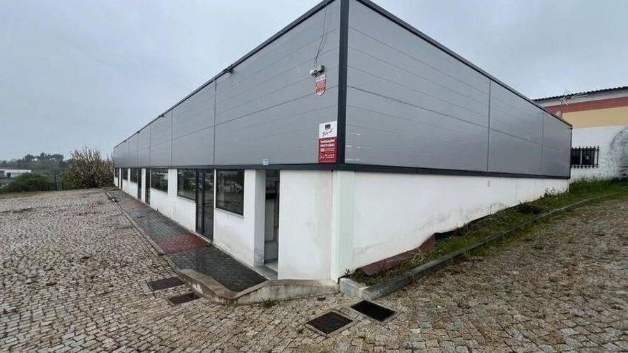 Loja para Venda em Vila Franca das Naves e Feital