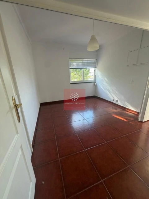Apartamento T1 para Venda em Benfica